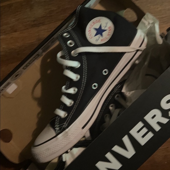 Converse - Picture 1 of 1